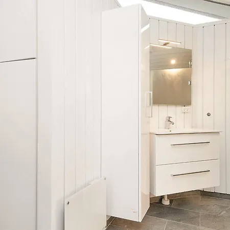 6 Person Holiday In Ebeltoft *